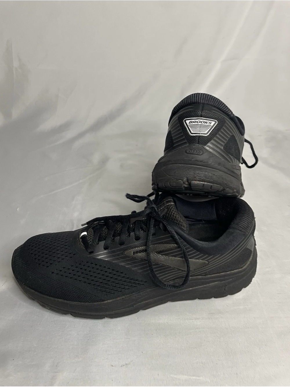 BROOKS Addiction 14 Black Athletic Running Walking Shoes Men's Size 9/42.5